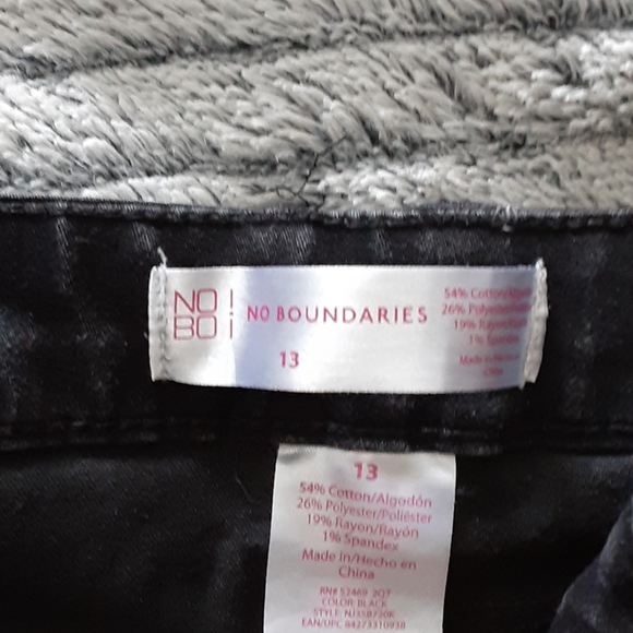 3 pairs of Jean's - Picture 6 of 6